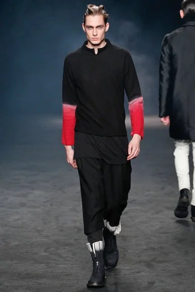 Look 24
